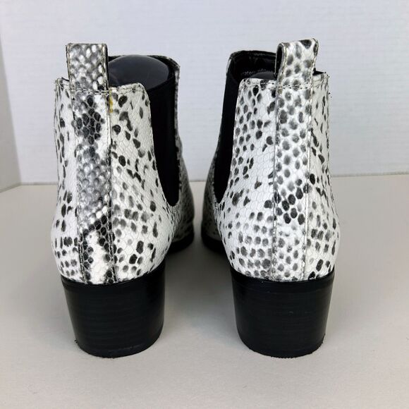 BLONDO Emelia Chelsea Bootie White Black Snake Print Waterproof Leather Boots 8 - Picture 10 of 11